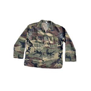 Vintage Camouflage Light Shirt Jacket / Size Medium/ Pre-Owend